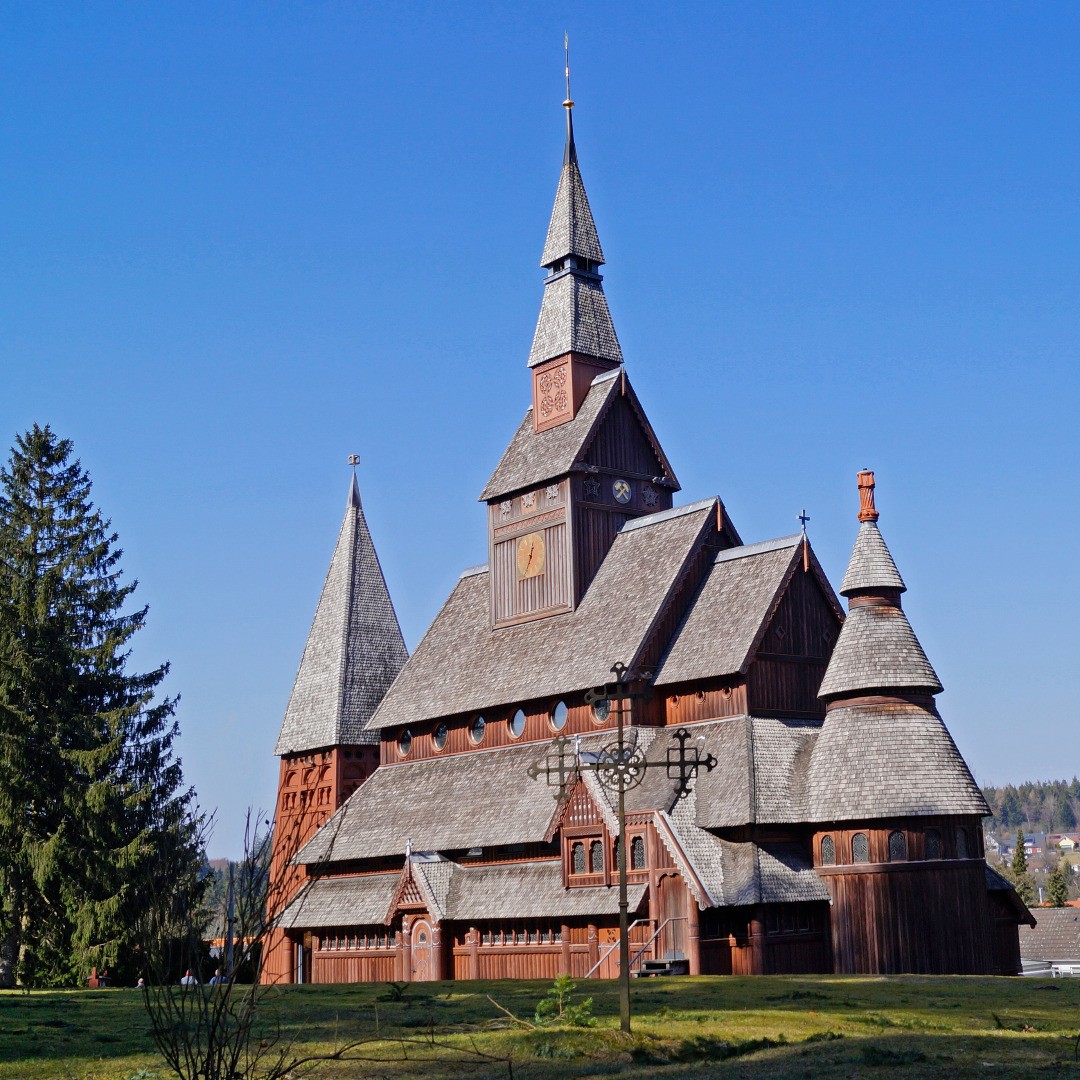 Gustav-Adolf-Stabkirche in Hahnenklee – Sehenswürdigkeit nahe Bergblick 471